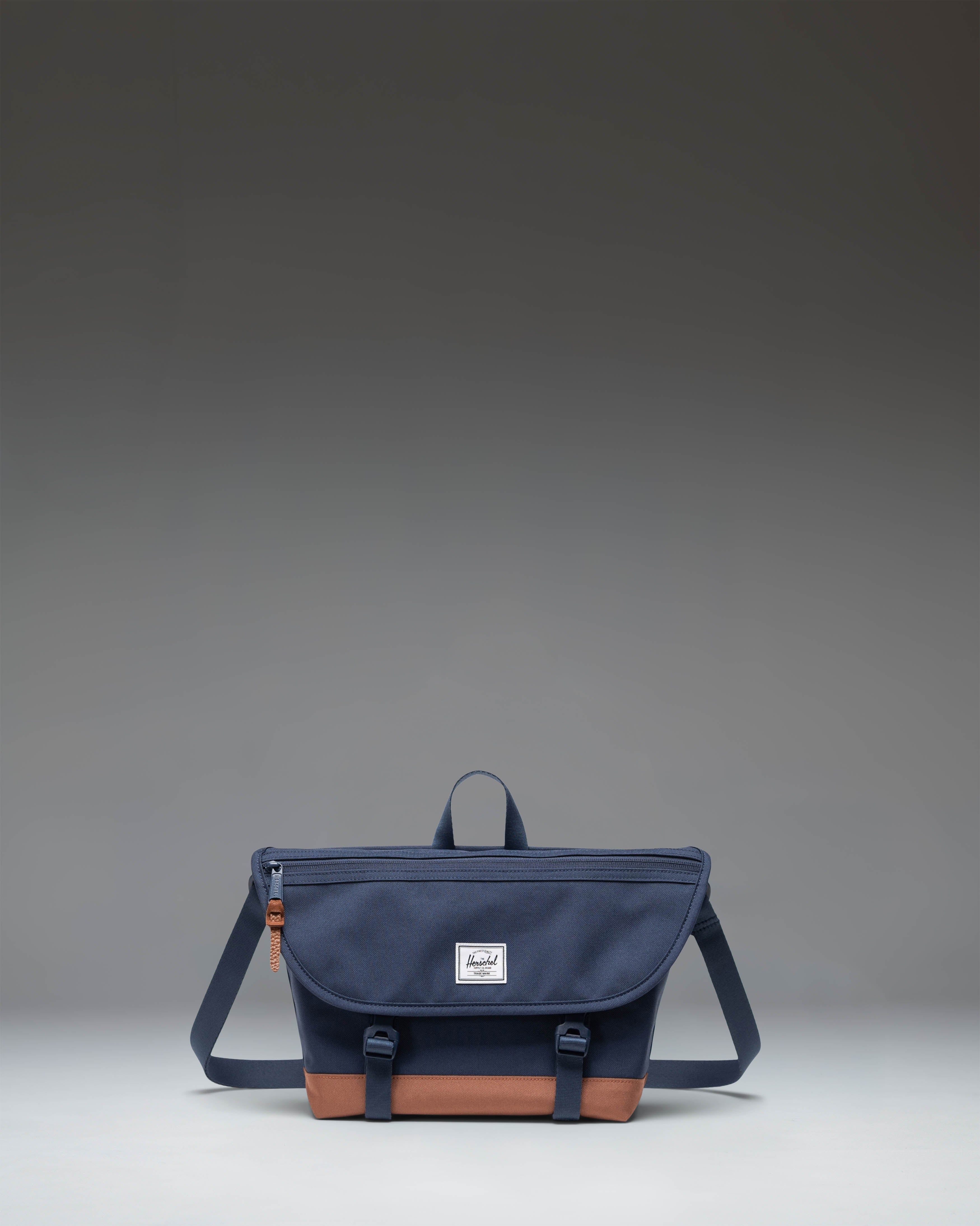 Cove Messenger Small